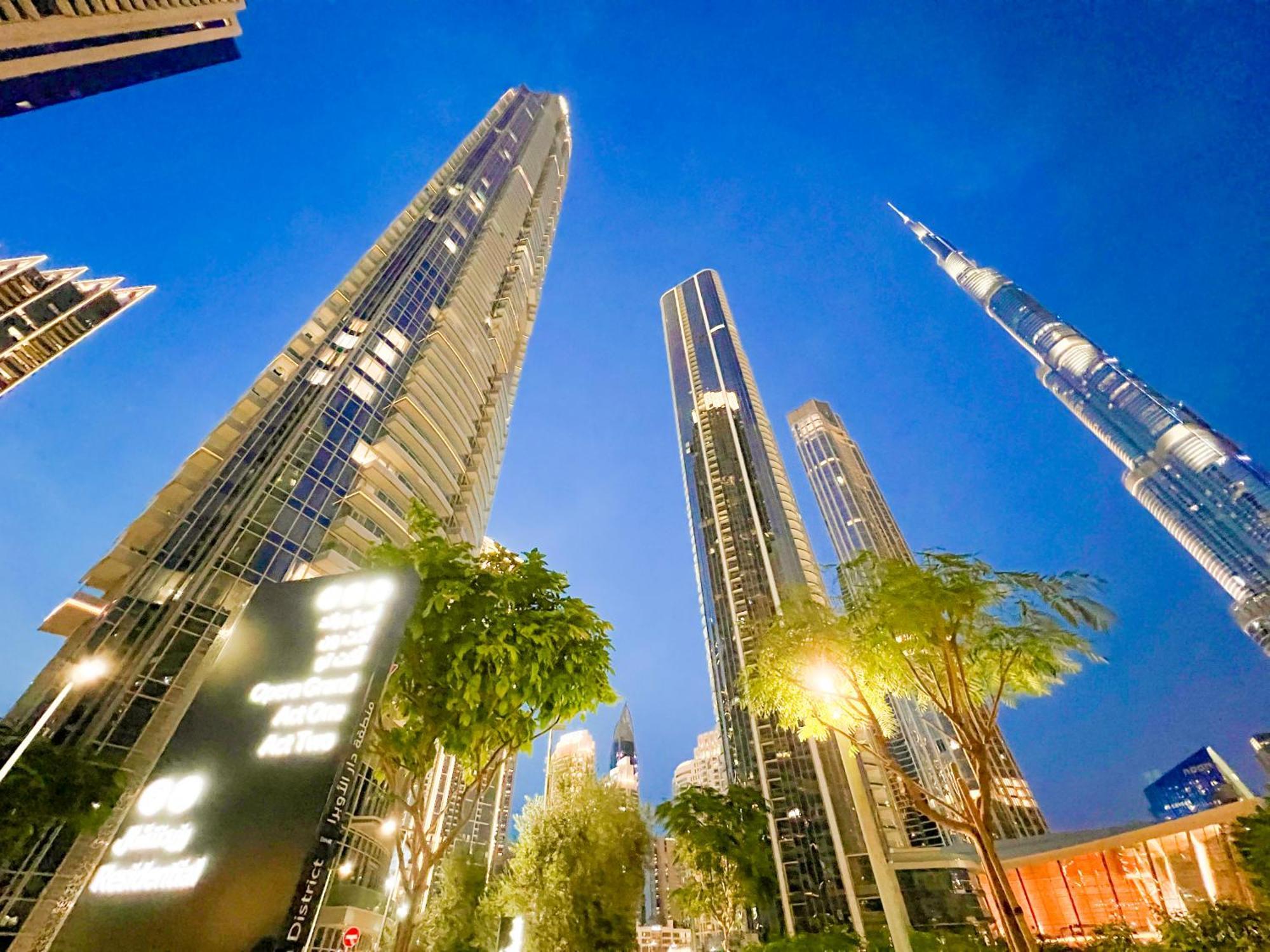 Downtown Luxury - Stunning Burj Khalifa & Sea View - 5 Minutes Walk To Dubai Mall מראה חיצוני תמונה