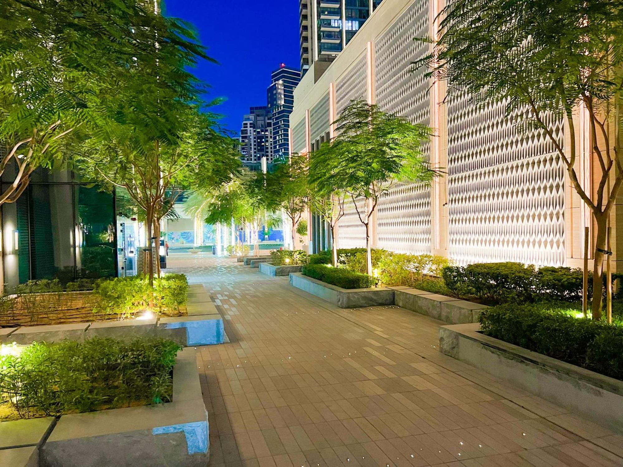 Downtown Luxury - Stunning Burj Khalifa & Sea View - 5 Minutes Walk To Dubai Mall מראה חיצוני תמונה