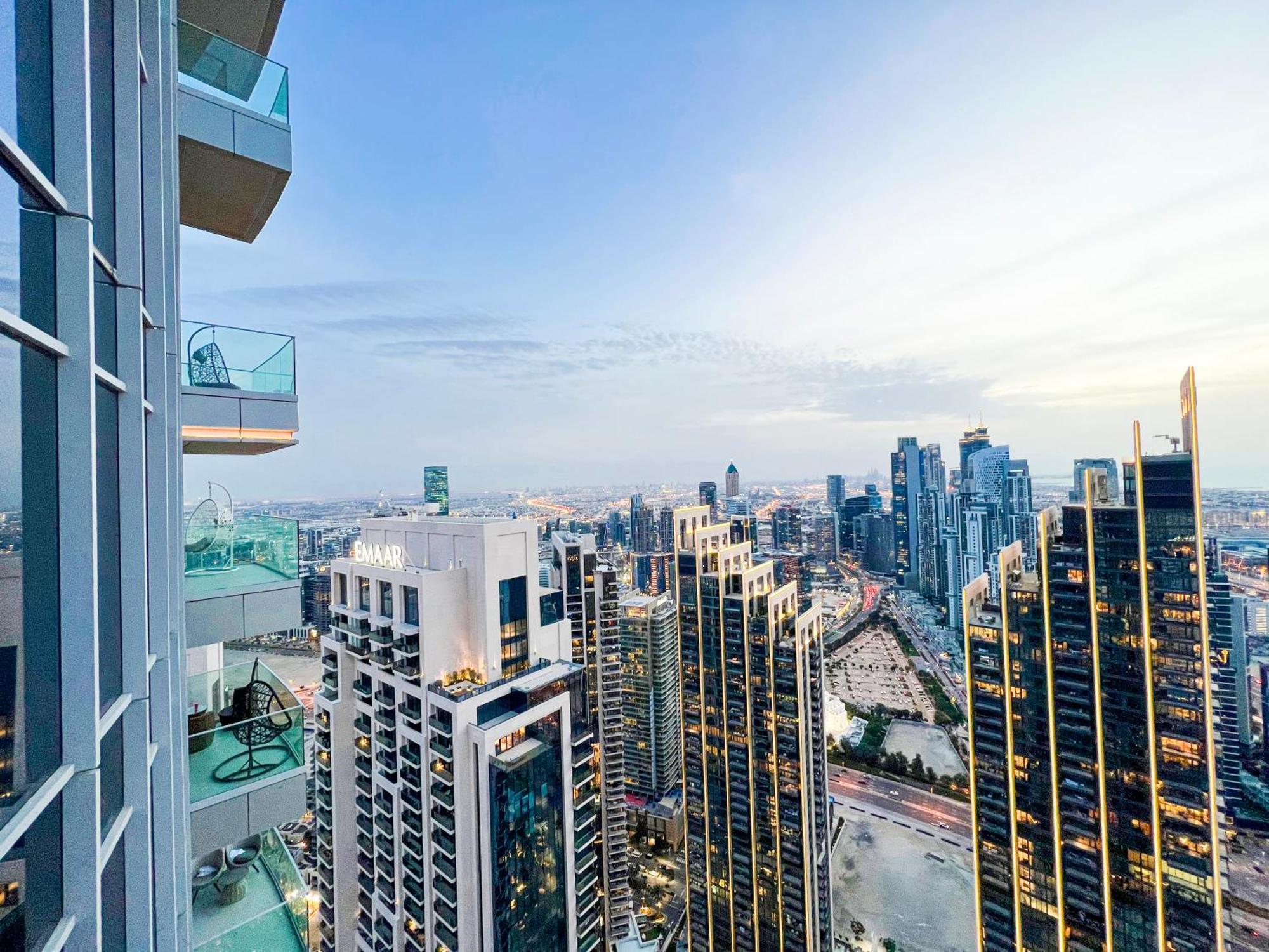 Downtown Luxury - Stunning Burj Khalifa & Sea View - 5 Minutes Walk To Dubai Mall מראה חיצוני תמונה
