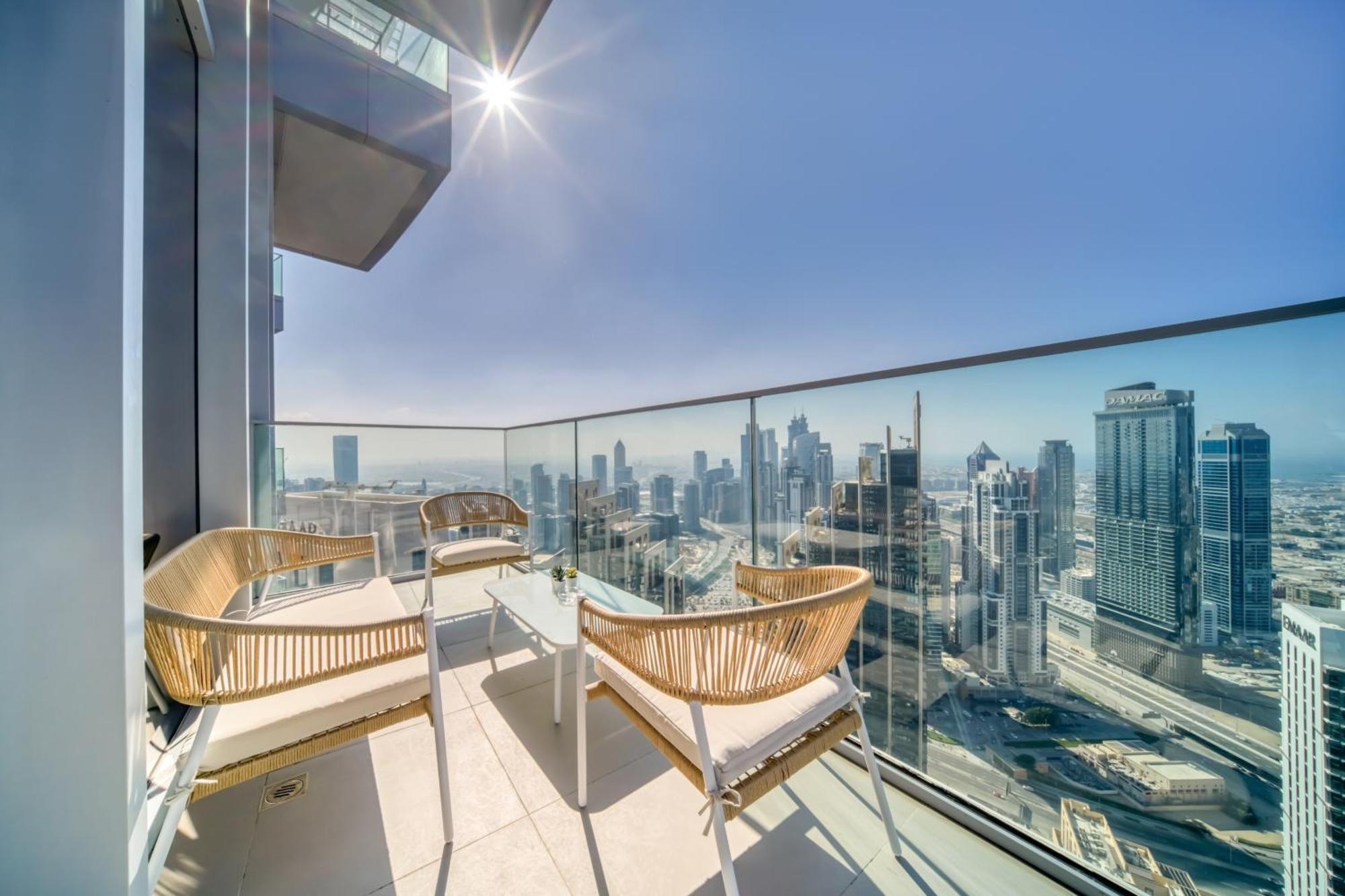 Downtown Luxury - Stunning Burj Khalifa & Sea View - 5 Minutes Walk To Dubai Mall מראה חיצוני תמונה