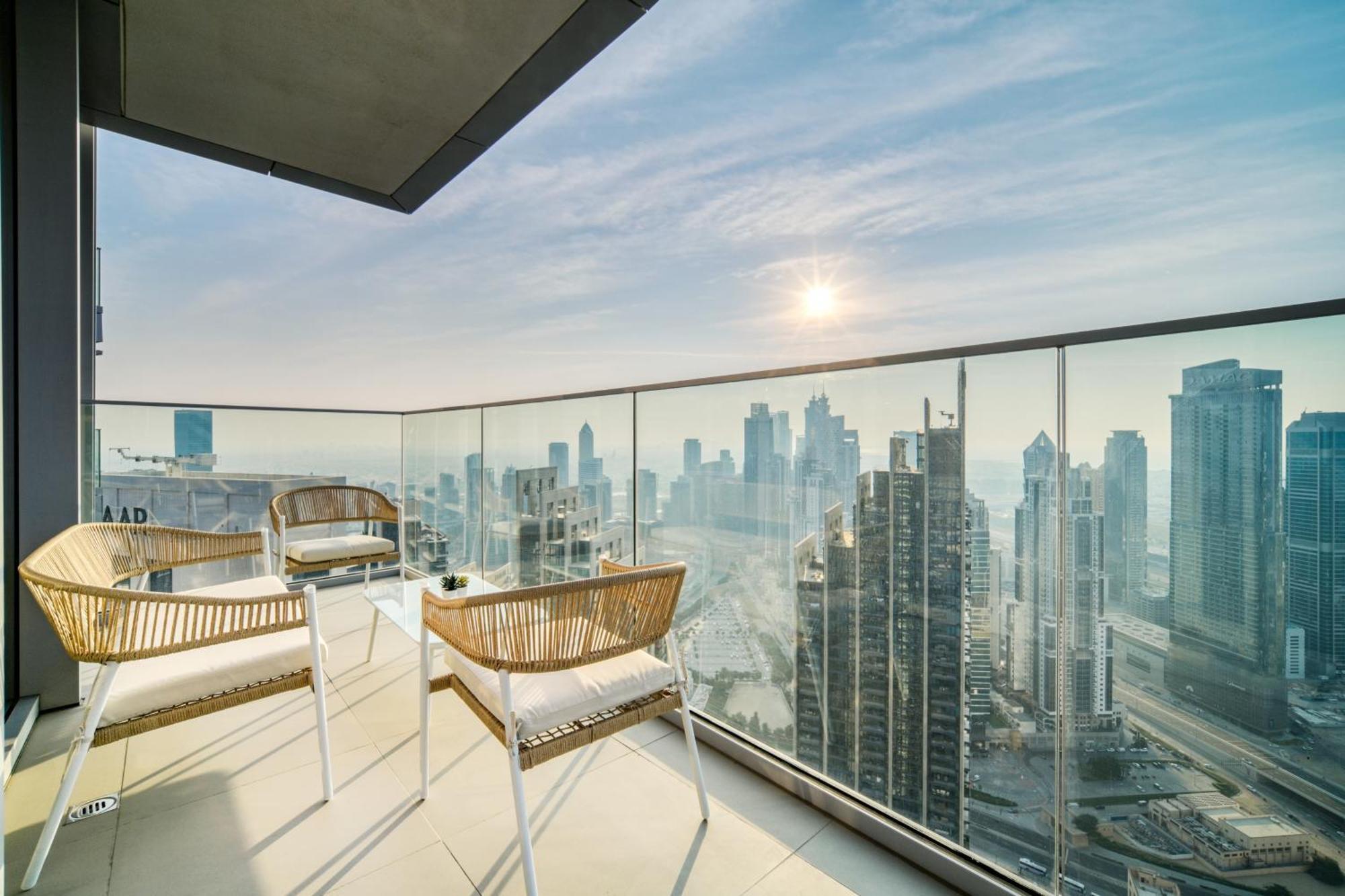 Downtown Luxury - Stunning Burj Khalifa & Sea View - 5 Minutes Walk To Dubai Mall מראה חיצוני תמונה