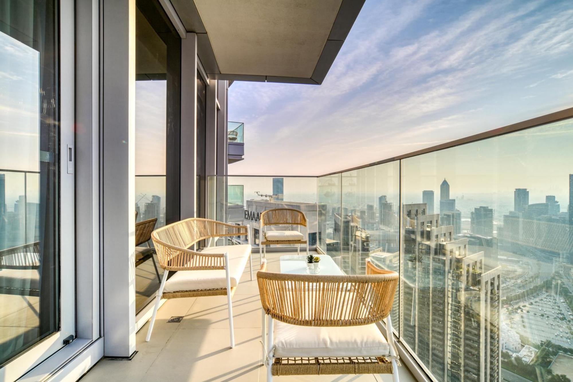Downtown Luxury - Stunning Burj Khalifa & Sea View - 5 Minutes Walk To Dubai Mall מראה חיצוני תמונה