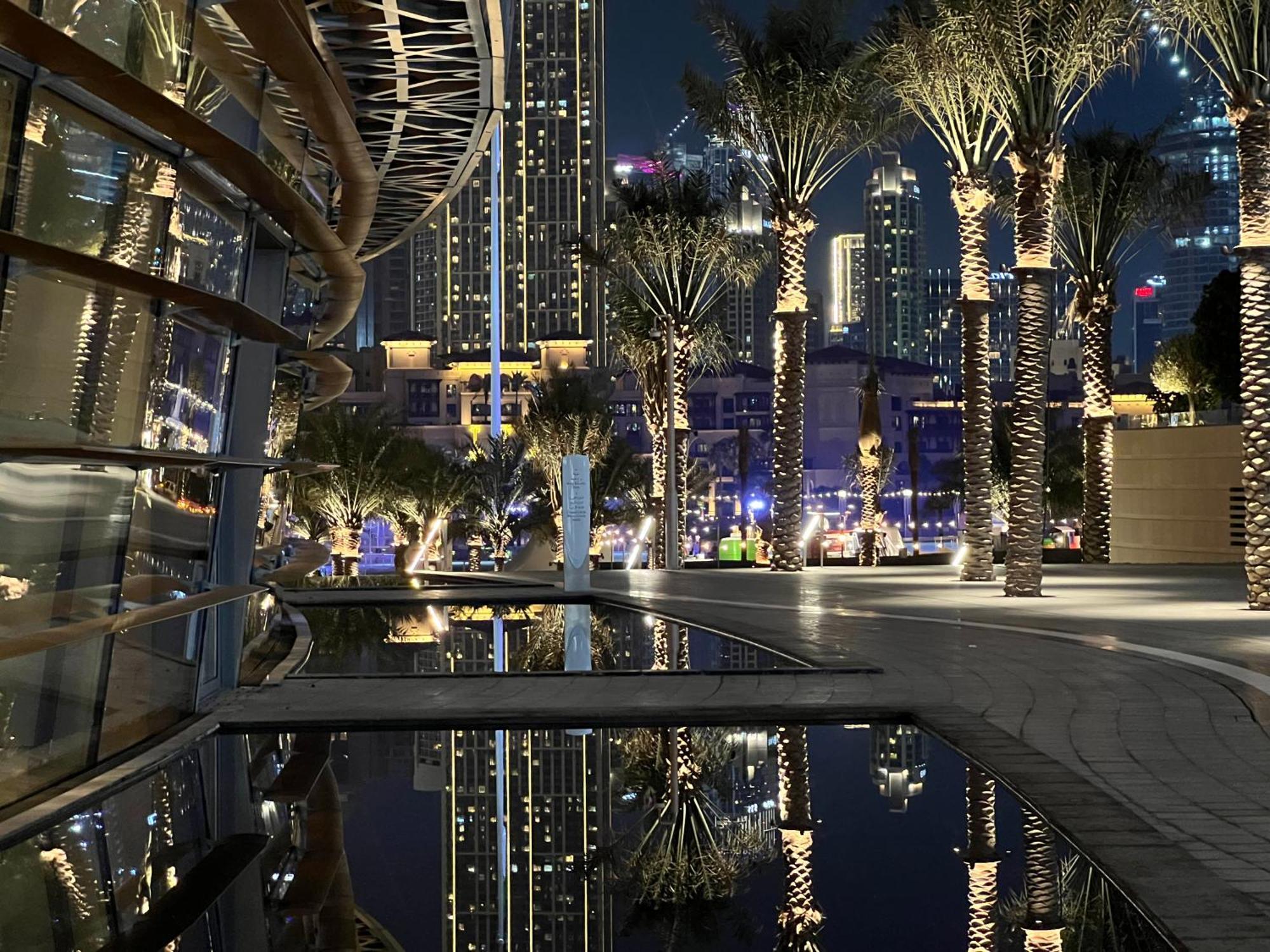 Downtown Luxury - Stunning Burj Khalifa & Sea View - 5 Minutes Walk To Dubai Mall מראה חיצוני תמונה